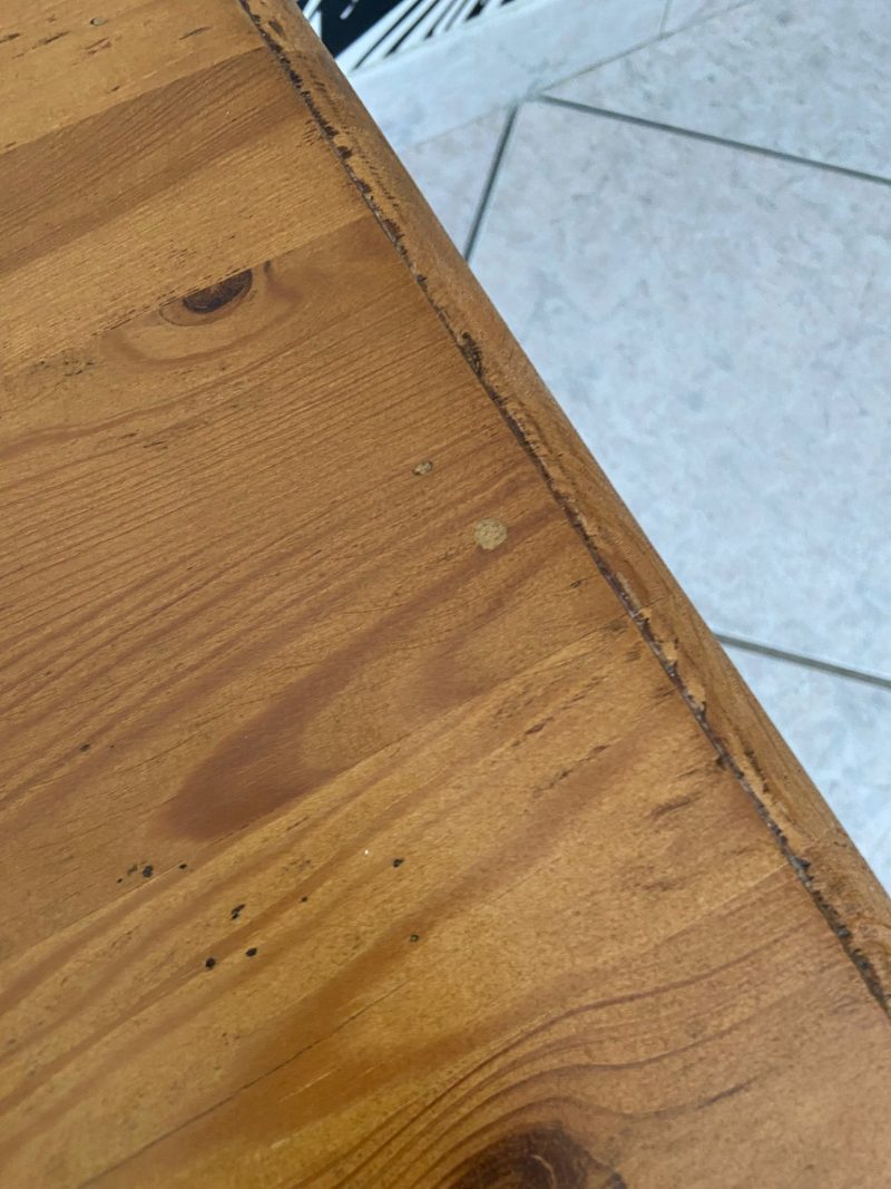 VENDU -Table basse avec effets usés – Image 4