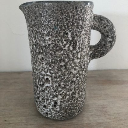 Pichet en grès gris