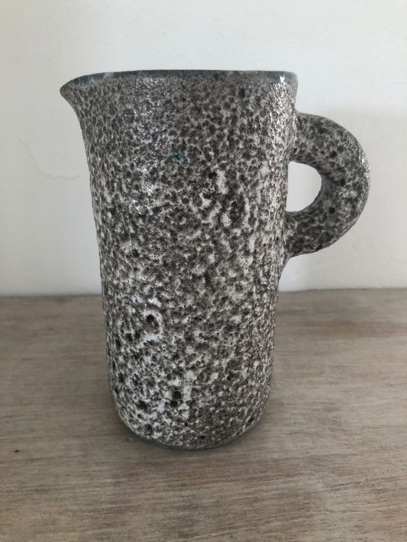 Pichet en grès gris